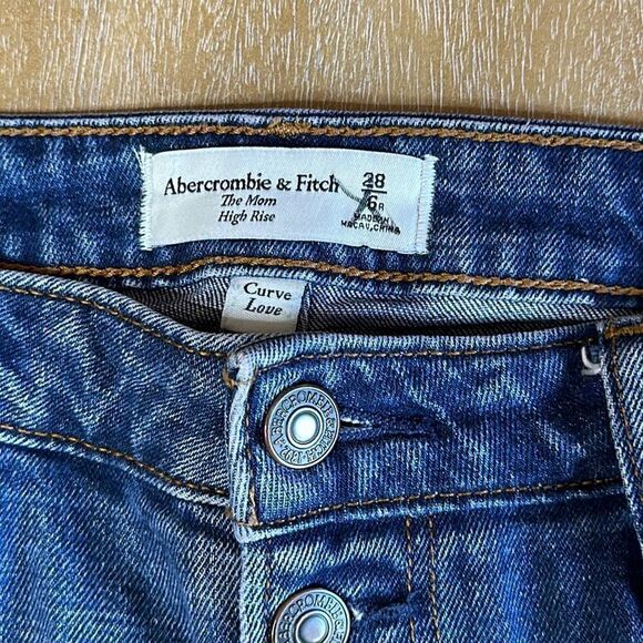 Abercrombie & Fitch High Rise Mom Jean - Picture 3 of 7